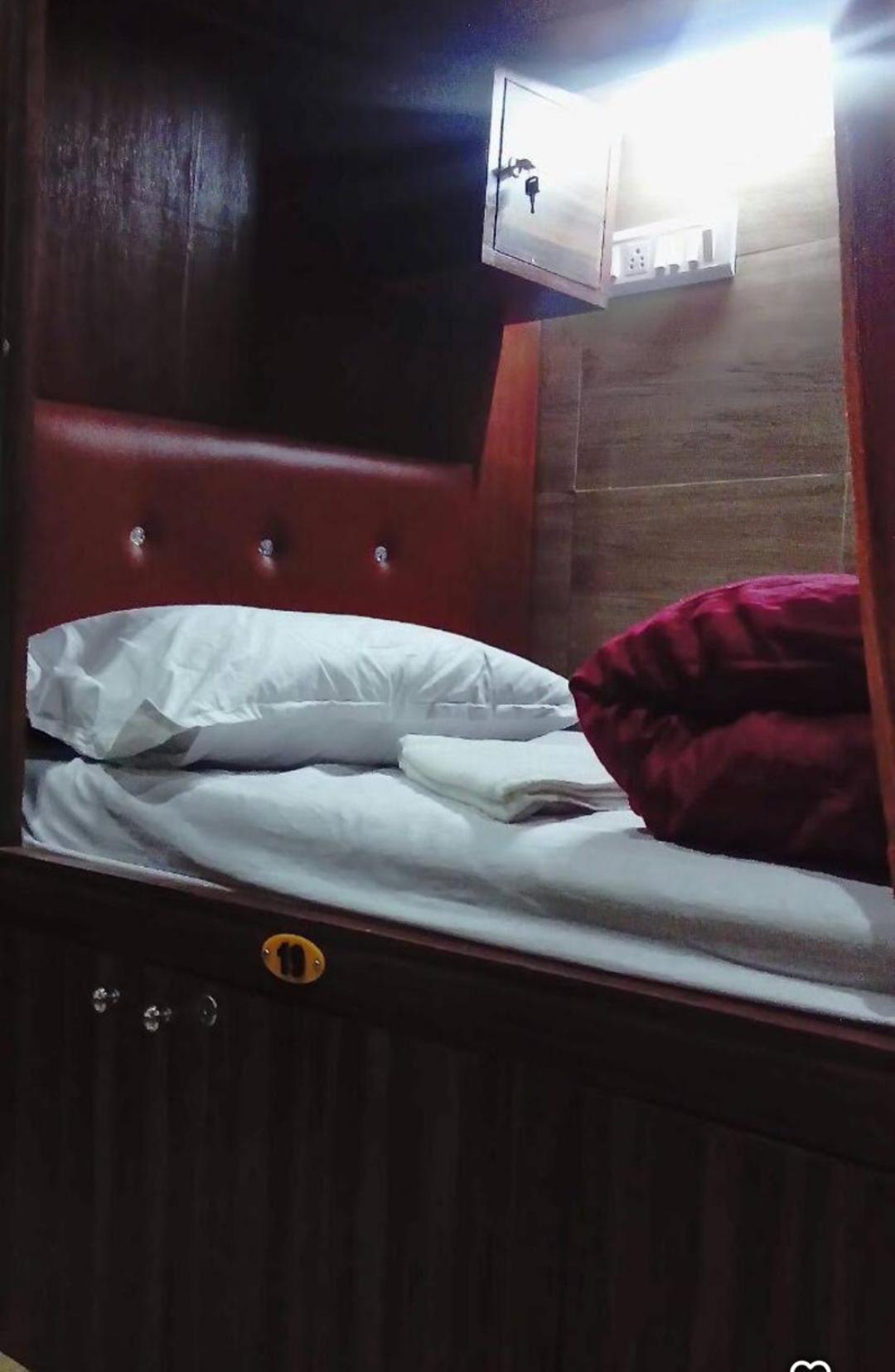 Unibed Dormitory Мумбаи Экстерьер фото