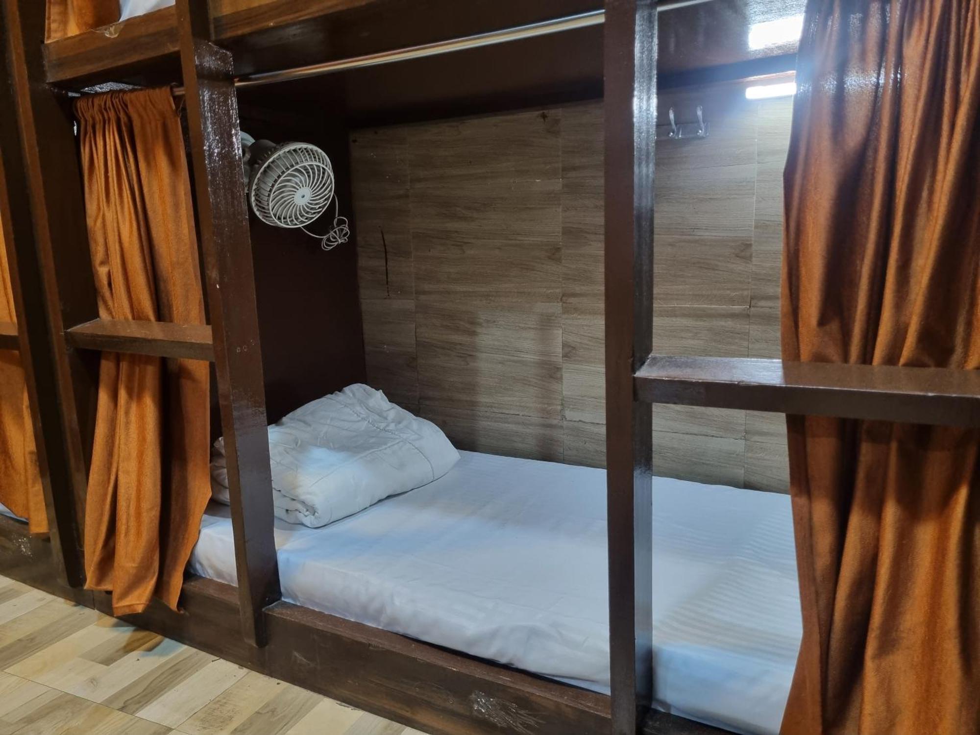 Unibed Dormitory Мумбаи Экстерьер фото